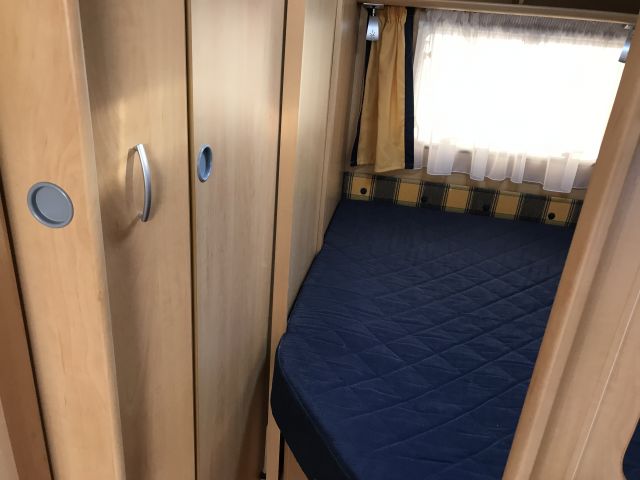 769293-55 Husvagn Dethleffs Camper 2004 ( CEJ 819)