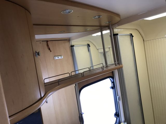 769293-58 Husvagn Dethleffs Camper 2004 ( CEJ 819)