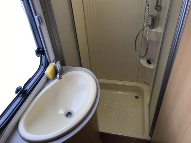 769293-61 Husvagn Dethleffs Camper 2004 ( CEJ 819)