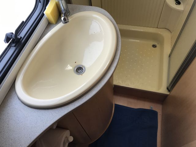 769293-65 Husvagn Dethleffs Camper 2004 ( CEJ 819)