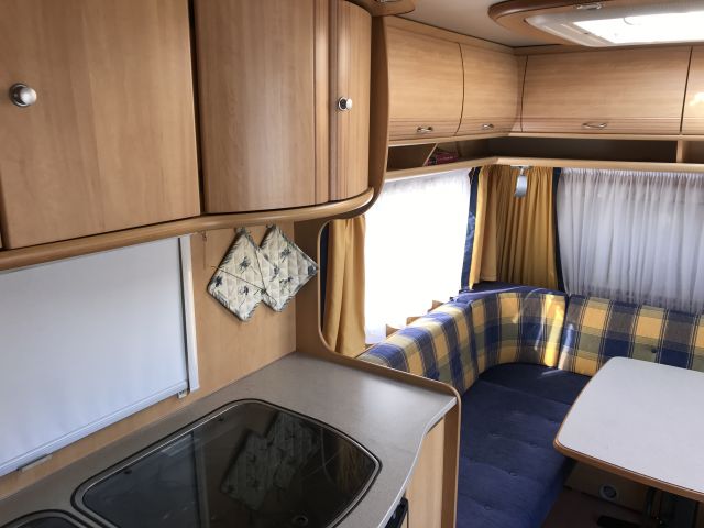 769293-71 Husvagn Dethleffs Camper 2004 ( CEJ 819)