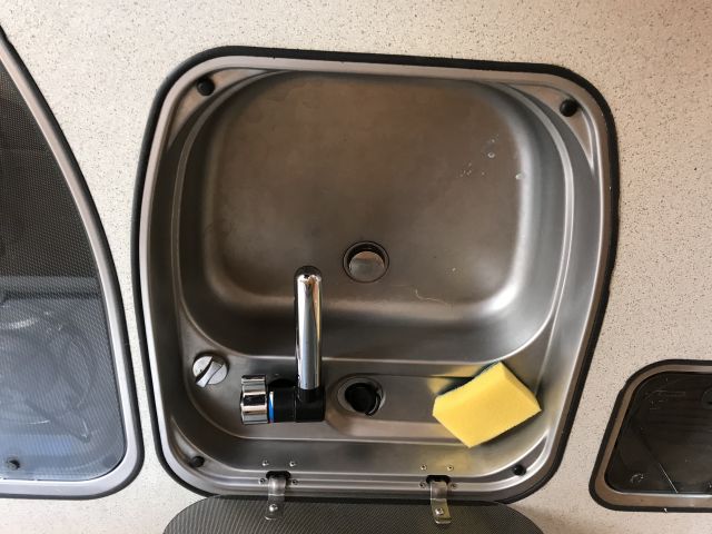 769293-76 Husvagn Dethleffs Camper 2004 ( CEJ 819)