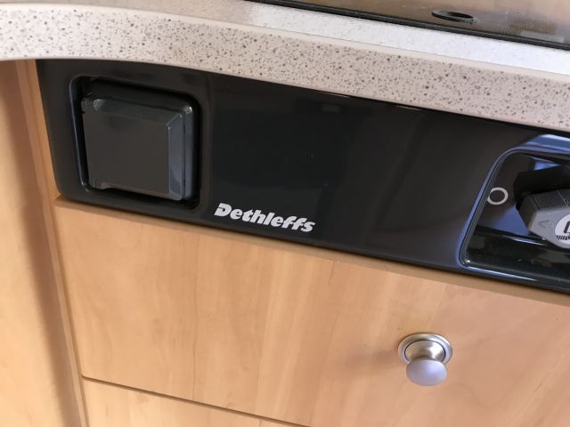 769293-82 Husvagn Dethleffs Camper 2004 ( CEJ 819)