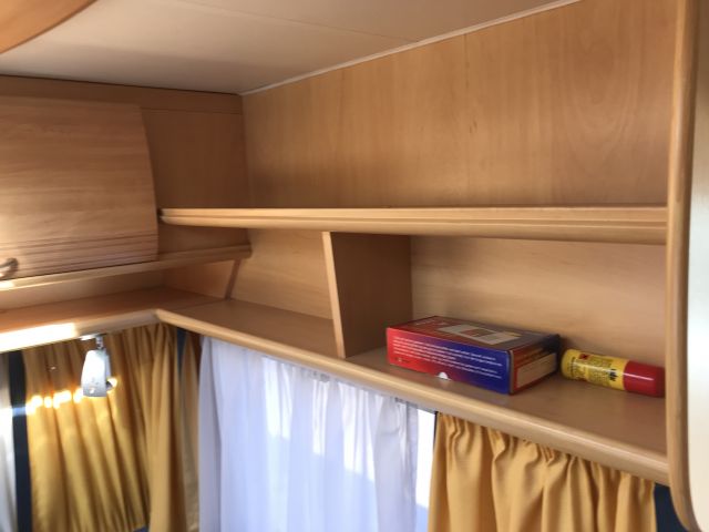 769293-92 Husvagn Dethleffs Camper 2004 ( CEJ 819)