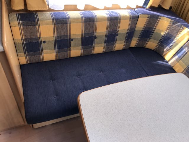 769293-96 Husvagn Dethleffs Camper 2004 ( CEJ 819)