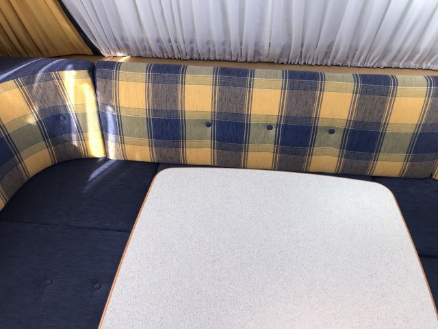 769293-98 Husvagn Dethleffs Camper 2004 ( CEJ 819)