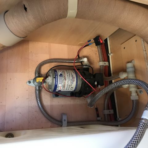 769293-108 Husvagn Dethleffs Camper 2004 ( CEJ 819)