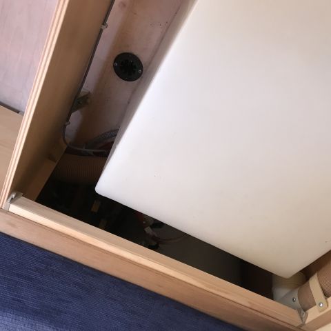 769293-109 Husvagn Dethleffs Camper 2004 ( CEJ 819)