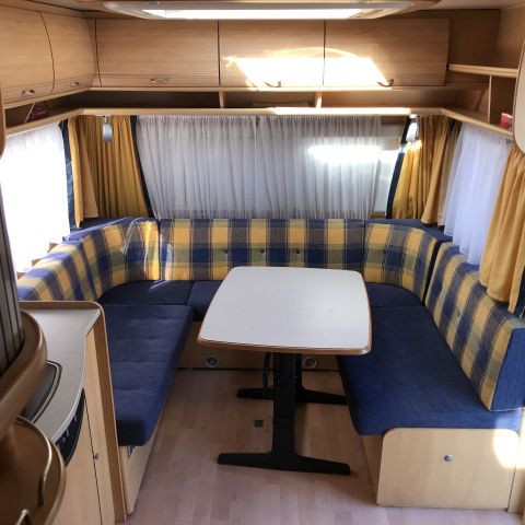 769293-110 Husvagn Dethleffs Camper 2004 ( CEJ 819)