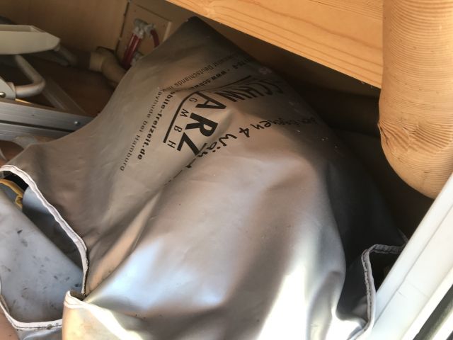 769293-120 Husvagn Dethleffs Camper 2004 ( CEJ 819)