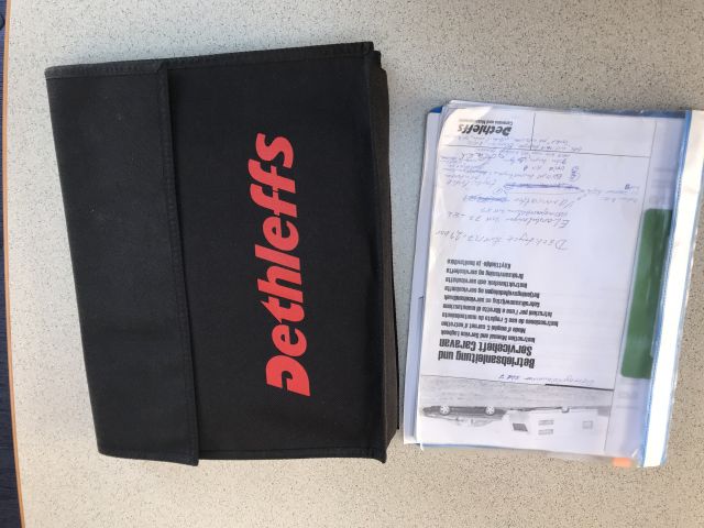 769293-124 Husvagn Dethleffs Camper 2004 ( CEJ 819)