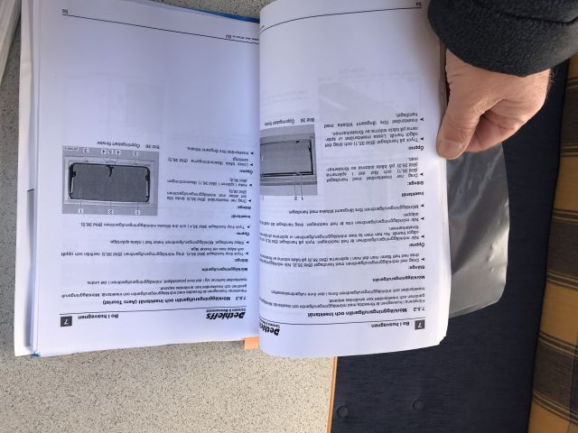 769293-126 Husvagn Dethleffs Camper 2004 ( CEJ 819)