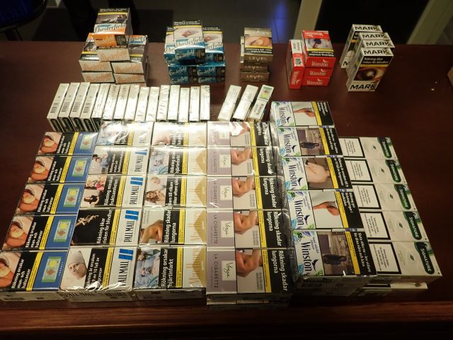 755443-1 Party With Cigarettes