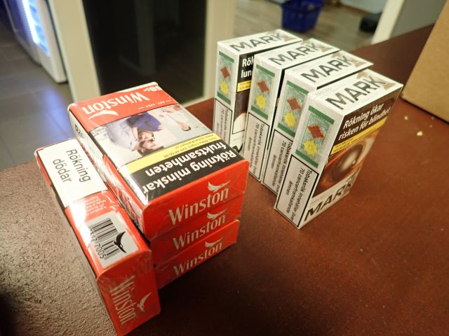 755443-10 Party With Cigarettes