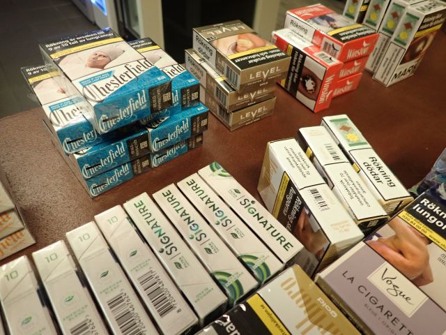 755443-11 Party With Cigarettes