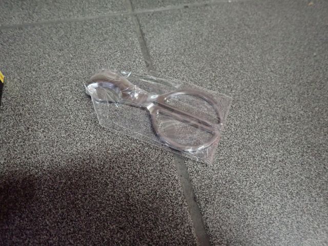 755425-5 Tobacco Leaf With Accessories