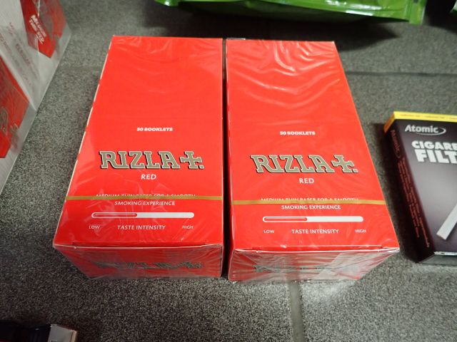 755425-7 Tobacco Leaf With Accessories