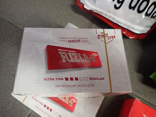 755425-11 Tobacco Leaf With Accessories