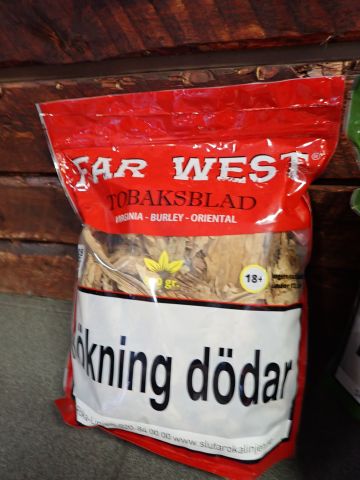 755425-12 Tobacco Leaf With Accessories