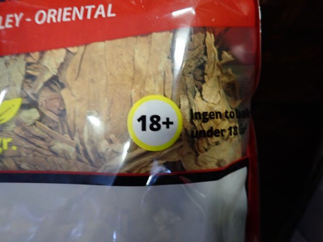 755425-13 Tobacco Leaf With Accessories