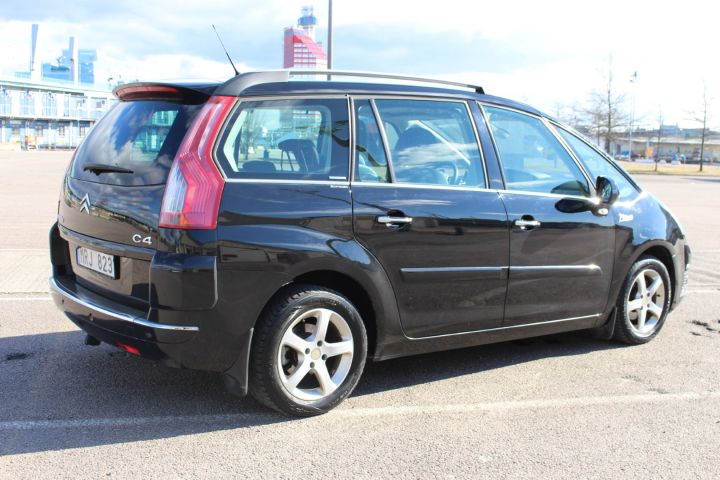 756875-5 Citroën Grand C4 Picasso 1.6 e-HDi Airdream Exclusive automatic -2011 (7-seater, 23400mil)