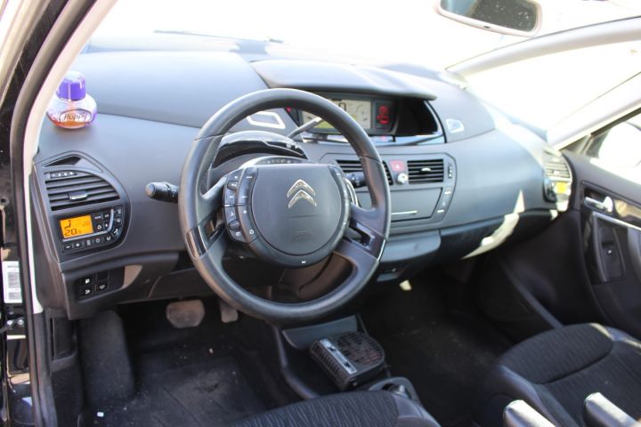 756875-27 Citroën Grand C4 Picasso 1.6 e-HDi Airdream Exclusive automatic -2011 (7-seater, 23400mil)