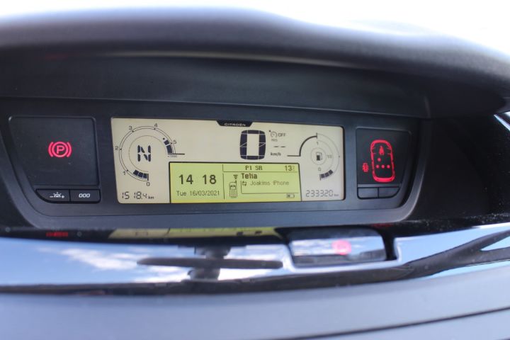 756875-29 Citroën Grand C4 Picasso 1.6 e-HDi Airdream Exclusive automatic -2011 (7-seater, 23400mil)