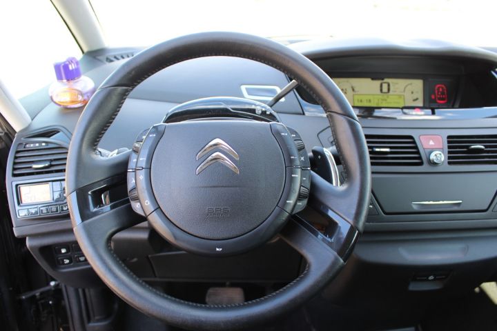 756875-31 Citroën Grand C4 Picasso 1.6 e-HDi Airdream Exclusive automatic -2011 (7-seater, 23400mil)