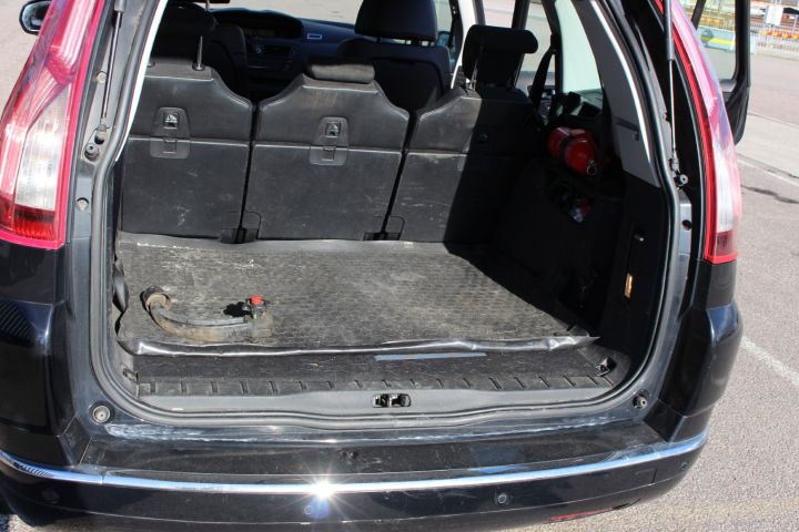 756875-38 Citroën Grand C4 Picasso 1.6 e-HDi Airdream Exclusive automatic -2011 (7-seater, 23400mil)