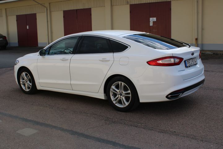 769516-4 Ford Mondeo 2.0 TDCi AWD automatic -2017 (180hp, 50888km)