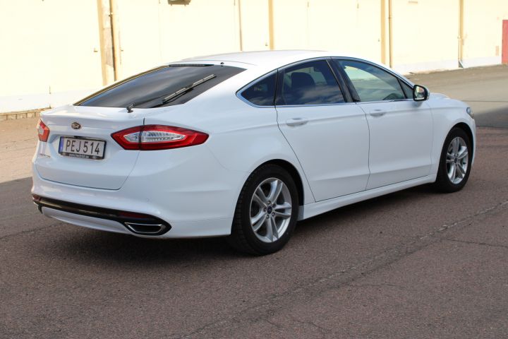 769516-6 Ford Mondeo 2.0 TDCi AWD automatic -2017 (180hp, 50888km)