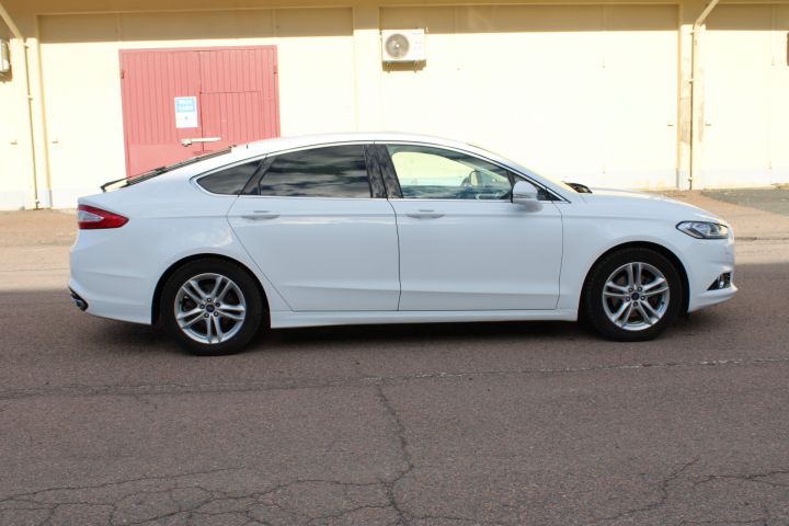 769516-7 Ford Mondeo 2.0 TDCi AWD automatic -2017 (180hp, 50888km)