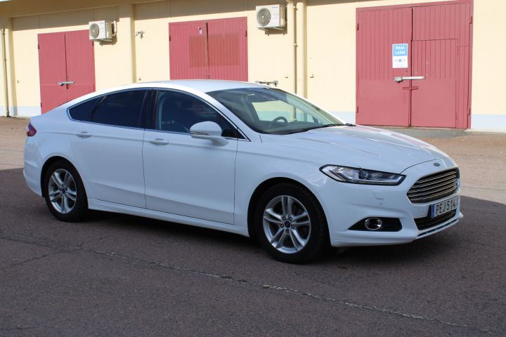 769516-8 Ford Mondeo 2.0 TDCi AWD automatic -2017 (180hp, 50888km)