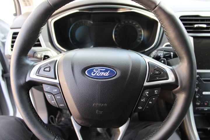 769516-30 Ford Mondeo 2.0 TDCi AWD automatic -2017 (180hp, 50888km)