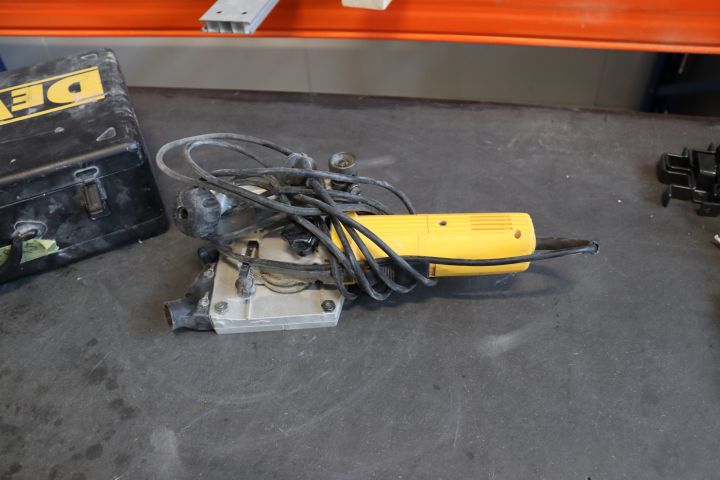 769980-1 Duplo miller DeWalt DW685-QS