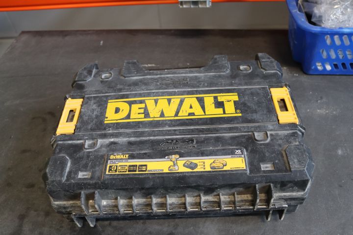 769986-5 Screwdriver DeWalt DCD 790 M2