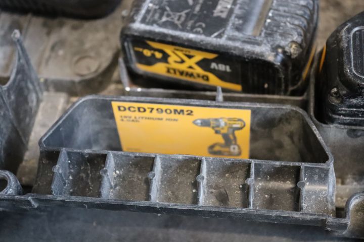 769986-4 Screwdriver DeWalt DCD 790 M2