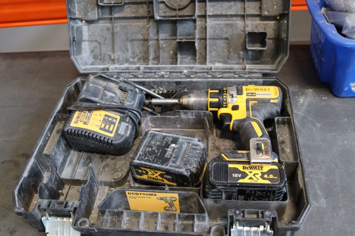 769986-3 Screwdriver DeWalt DCD 790 M2