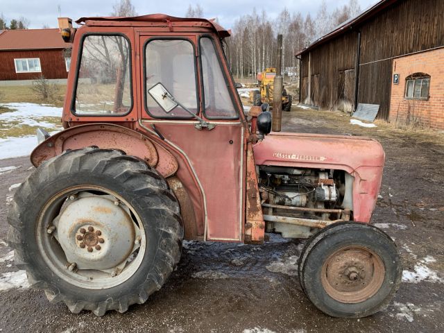 770560-3 Tractor MF 35 (Massey Ferguson)