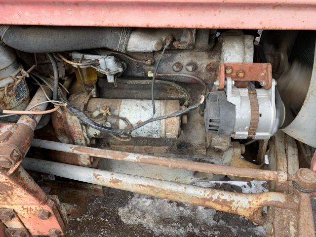 770560-7 Tractor MF 35 (Massey Ferguson)