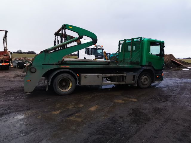 768693-7 Liftdumper SCANIA P94GB4X2NB300, 2004, 296 hp