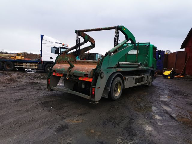 768693-8 Liftdumper SCANIA P94GB4X2NB300, 2004, 296 hp
