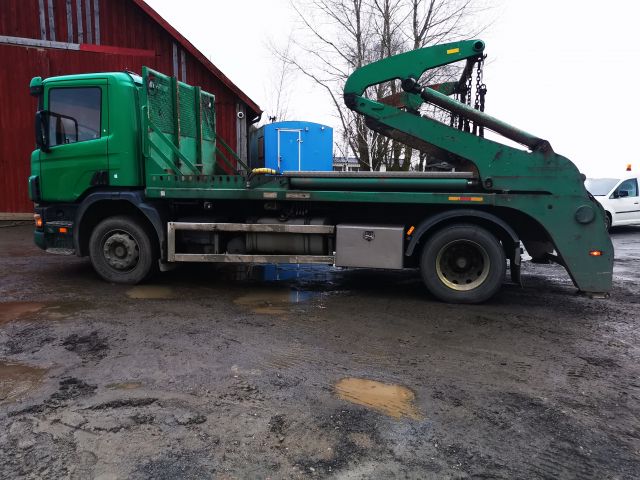 768693-5 Liftdumper SCANIA P94GB4X2NB300, 2004, 296 hp