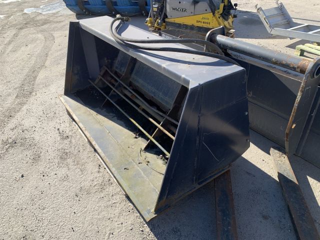 711510-3 Sand spreader bucket Drivex SS 400 UF