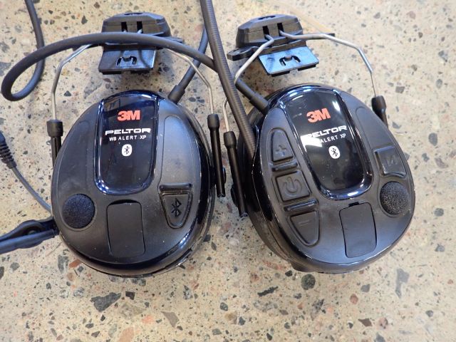 755523-3 Peltor 3M with helmet mounts.