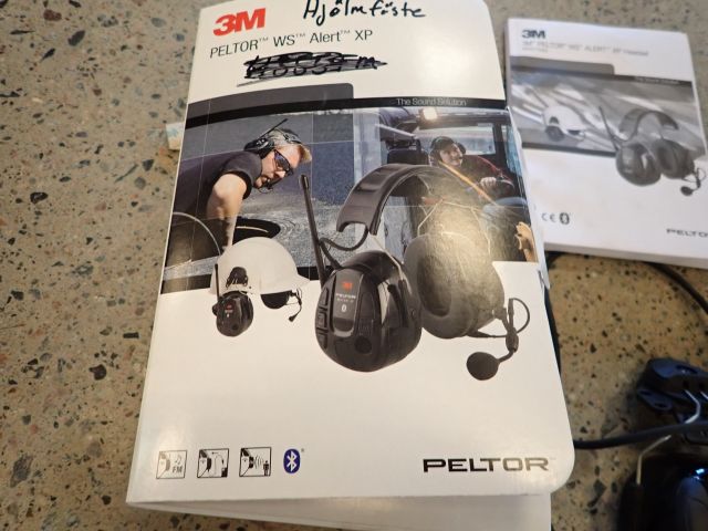 755523-4 Peltor 3M with helmet mounts.