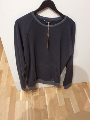 771555-4 Lot with Branded Clothing 891 items