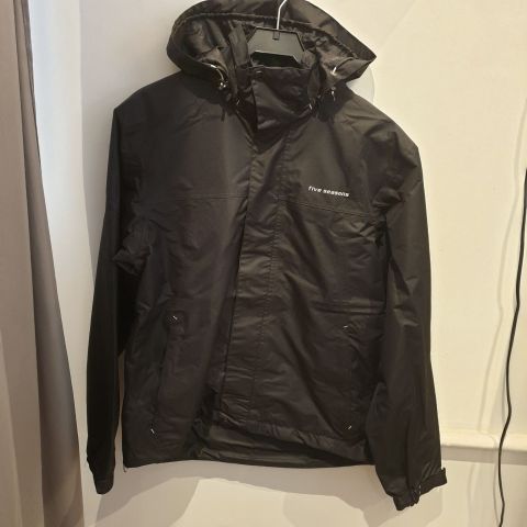 771555-15 Lot with Branded Clothing 891 items