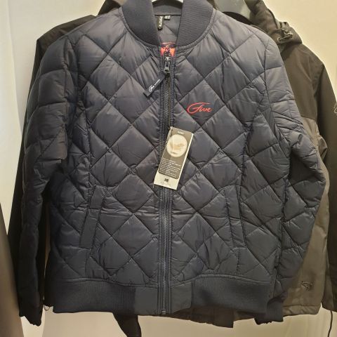 771555-19 Lot with Branded Clothing 891 items