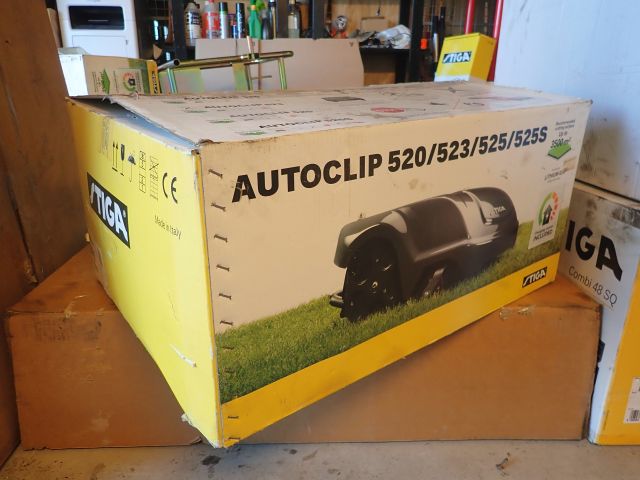 687421-2 Robotgräsklippare STIGA Autoclip 523 - Ny i Kartong